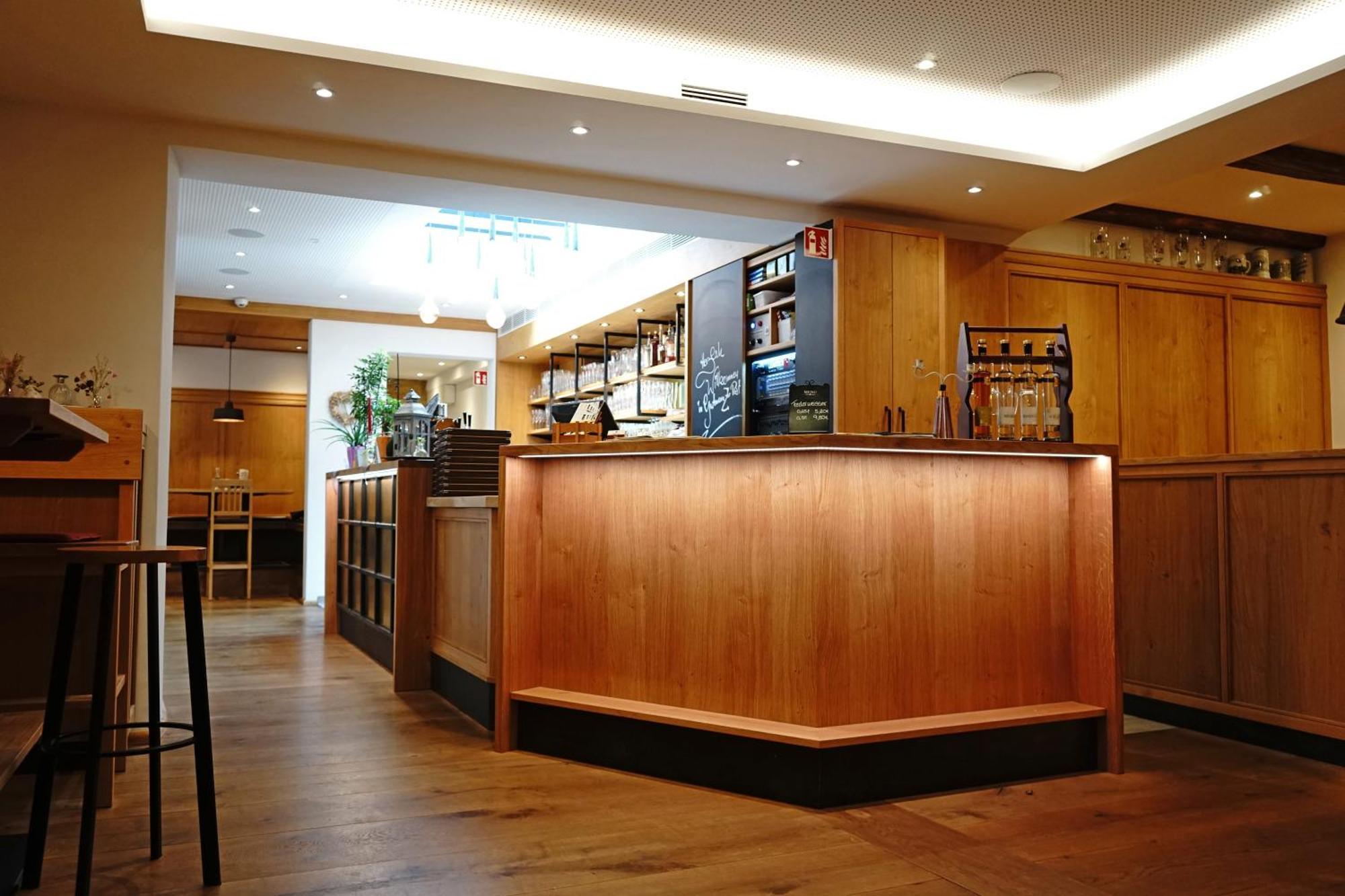 Hotel Zum Schwarzen Ross Und Gutmann Zur Post Hilpoltstein Exterior photo